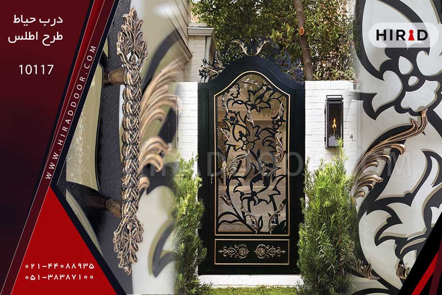 درب تک لنگه فلزی شیشه خور، تاج دار، نصب شده در ورودی ویلای لوکس با ترکیب رنگ مشکی طلایی